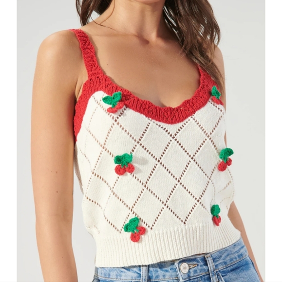 Sugarlips Crochet Sweater Crop Top Size Small NWOT - Picture 9 of 10